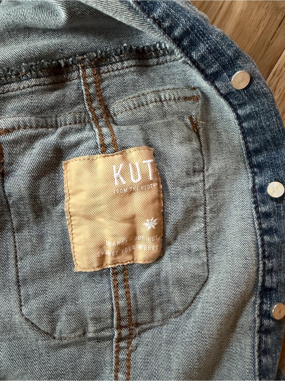 KUT from the Kloth Kara Denim Jacket Women's M Blue Frayed Hem - Picture 5 of 7